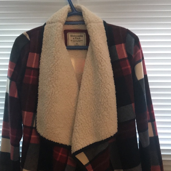 Abercrombie and Fitch cardigan/jacket - Picture 3 of 5